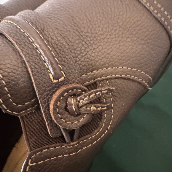 Comfy and Classic Clark’s Brown Leather Slip On Shoes Size 8 Fast Shipping - Picture 10 of 11